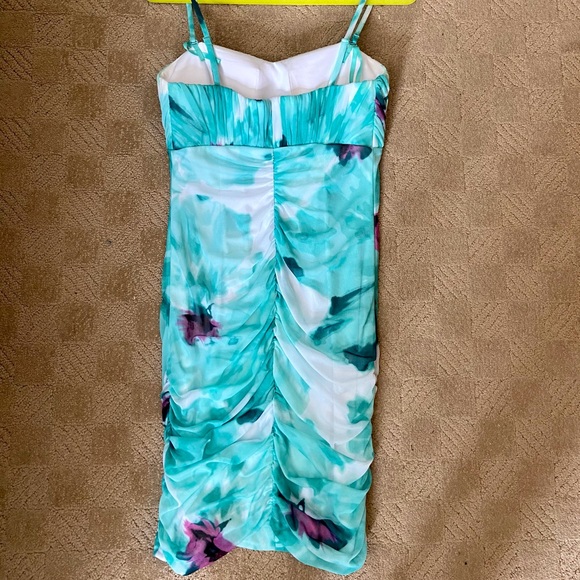 Cocktail dress, size small, le chateau - Picture 2 of 3